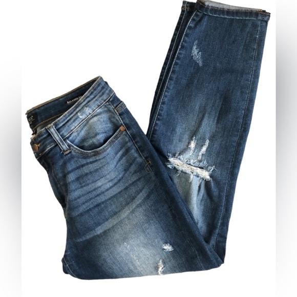 Judy Blue Relaxed Fit Distressed Straight Leg Jean Sz. 11/30 Med Blue Wash - Picture 2 of 8